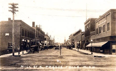 Street scene, Fergus Falls Minnesota, 1920's