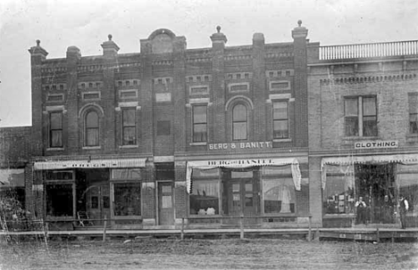 Berg & Banitt store, Goodhue Minnesota, 1903