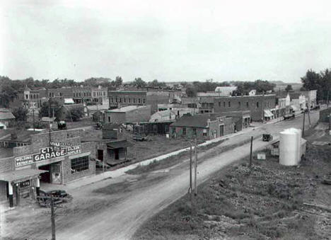 Street scene in Goodhue during the Goodhue Friendship Tour, 1925