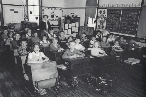 Class at Taunton School, Taunton Minnesota, 1964