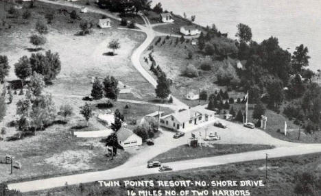 Twin Points Resort on North Shore Drive, Two Harbors Minnesota, 1940's