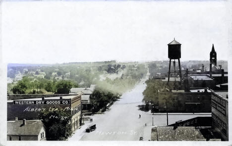 Newton Avenue in Albert Lea, Minnesota, 1910s