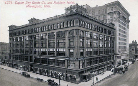 Dayton Dry Goods Company and Raddison (sic) Hotel, Minneapolis Minnesota, 1900's