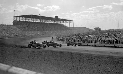 Auto racing on the dirt track at the Minnesota State Fair, 1947