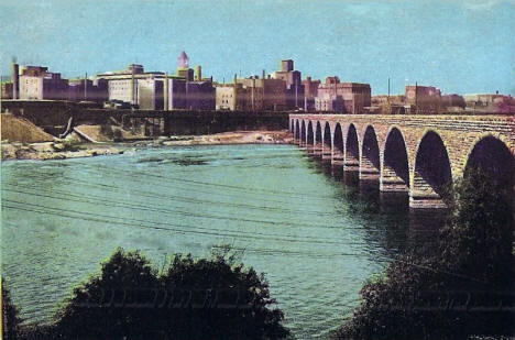 Stone Arch Bridge and view of Downtown Minneapolis Minnesota, 1905