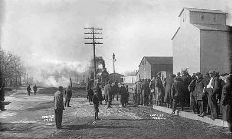 Train pulling into station, Albany Minnesota, 1918