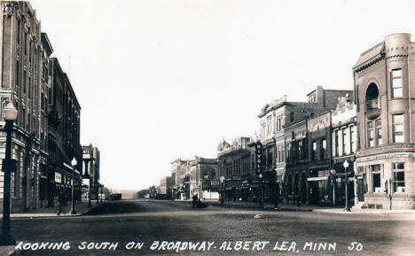 Looking south on Broadway, Albert Lea Minnesota, 1930's(?)