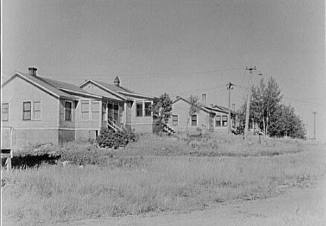 Abandoned houses at Babbitt Mine, 1937