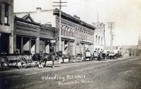 Unloading potatoes, Barnesville Minnesota, 1900's