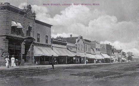 Main Street looking east, Bemidji Minnesota, 1911