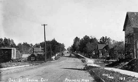 Oak Street looking east, Brainerd Minnesota, 1911