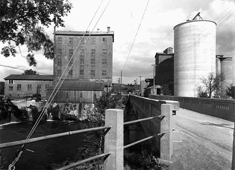 View of Cannon Valley Milling Company, Cannon Falls Minnesota, 1928