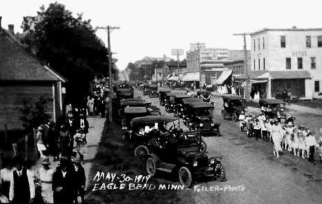 Parade, Eagle Bend Minnesota, 1919