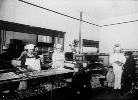 Bratulich Bakery , Eveleth Minnesota, 1917