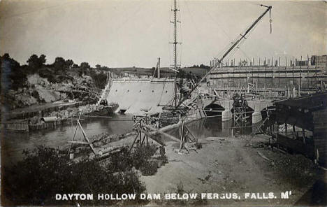 Dayton Hollow Dam being built, Fergus Falls Minnesota, 1909