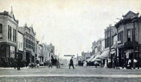 Lincoln Avenue, Fergus Falls Minnesota, 1912