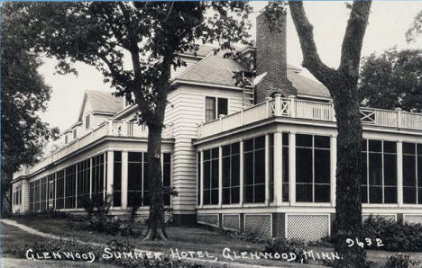 Glenwood Summer Hotel, Glenwood Minnesota, 1940's