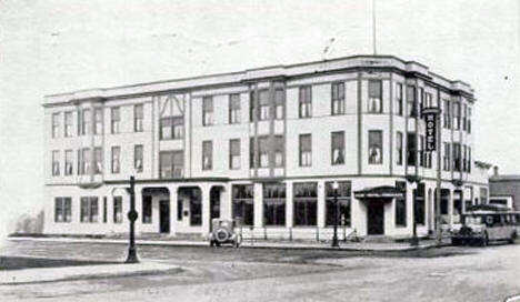 Pokegama Hotel, Grand Rapids Minnesota, 1940