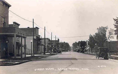 Street scene, Grand Rapids Minnesota, 1920's