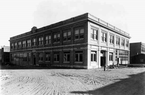 Y. L. Power Building, home of Merchants and Miners Bank, Hibbing, 1920