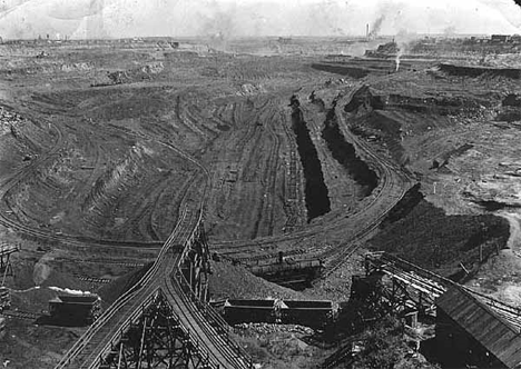 Burt-Sellers Mine showing Hibbing in the distance at right, 1910