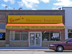 Geno's Electronic Emporium, Le Center Minnesota