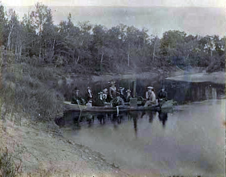 First steamer on the Littlefork River, 1902