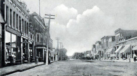 Main Street looking west, Madelia Minnesota, 1913