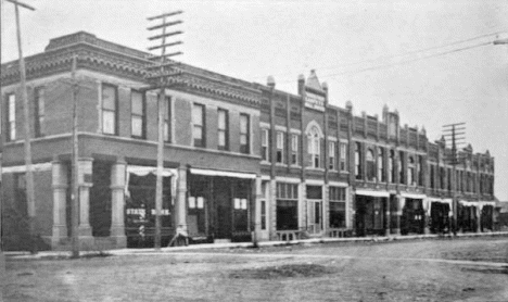 Street scene, Mapleton Minnesota, 1910's