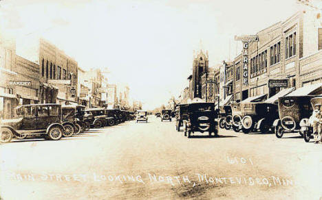 Main Street looking north, Montevideo Minnesota, 1908