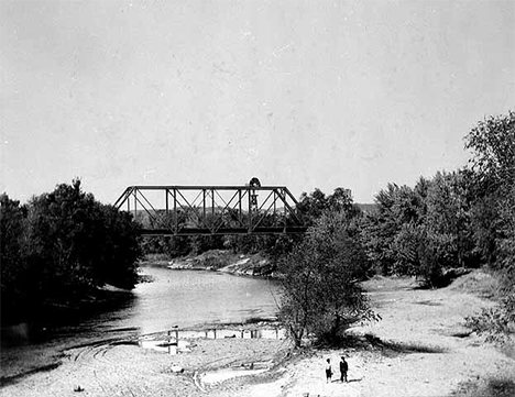 Bridge over the Minnesota River at Morton Minnesota, 1900