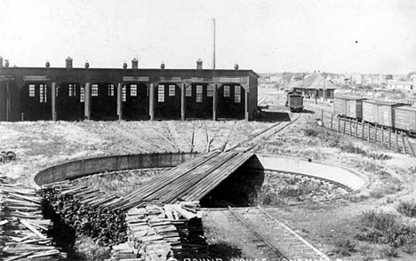 Railroad roundhouse at Onamia Minnesota, 1910