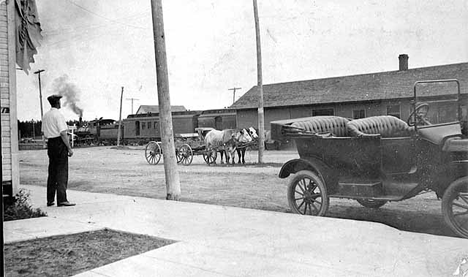 Street scene in Pequot Lakes Minnesota, 1917