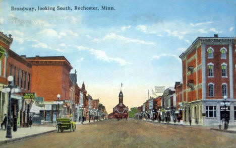 Broadway looking south, Rochester Minnesota, 1916