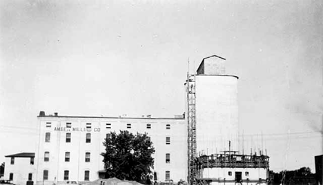 Construction of new grain elevators, Rush City Minnesota, 1937