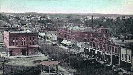 Street scene, Springfield Minnesota, 1900's