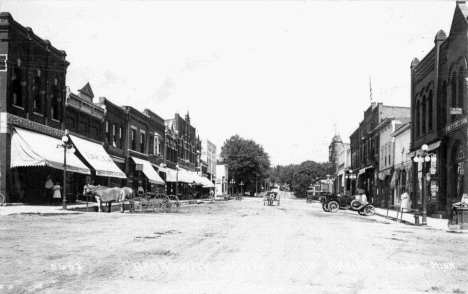 Broadway looking north, Spring Valley Minnesota, 1916
