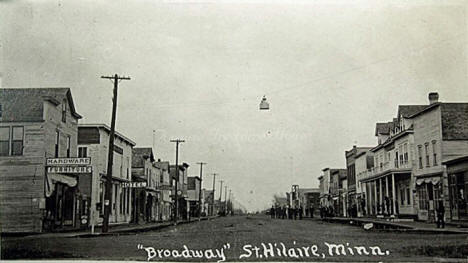 Broadway, St. Hilaire Minnesota, 1907