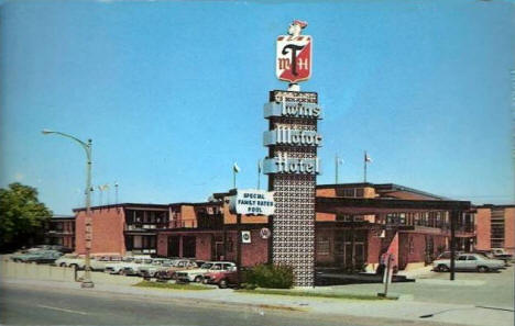 Twins Motor Hotel, St. Paul Minnesota, 1967