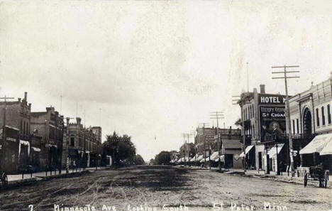 Minnesota Avenue looking south, St. Peter Minnesota, 1910's?