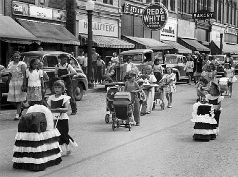 Kiddie Parade, Waseca Minnesota, 1945
