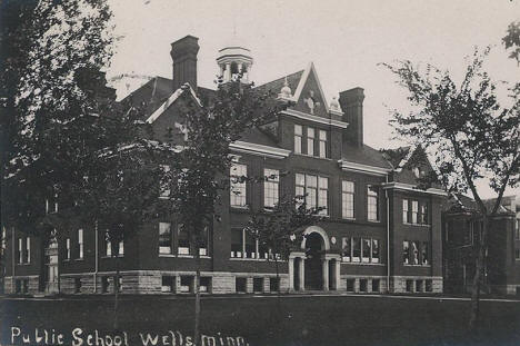 Public School, Wells Minnesota, 1910's
