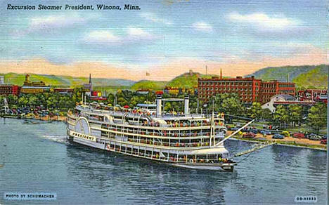 Excursion steamer President at Winona Minnesota, 1940