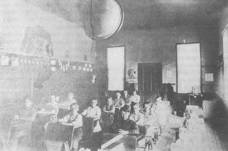 The Old Wooden Swatara School, 1917  -  Courtesy of Truman and Hazel Biskey 
