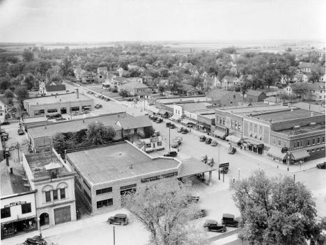 Looking beyond 4th & 5th along 10th Street, Worthington Minnesota, early 1940's