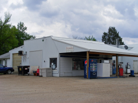 Brenda's Gas and Grocery, Dundee Minnesota