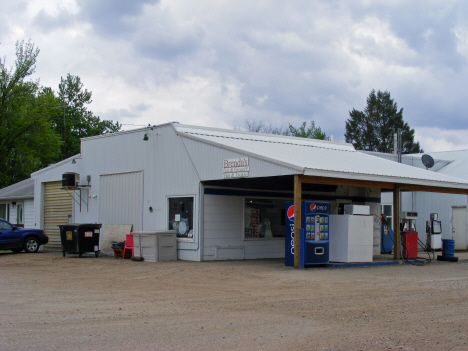 Brenda's Gas and Grocery, Dundee Minnesota, 2014