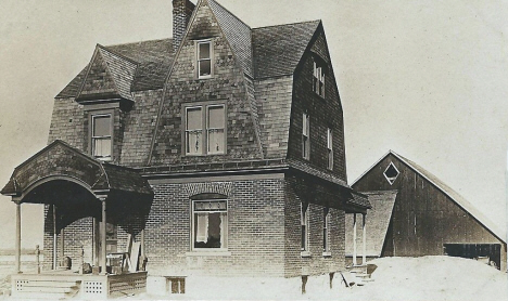 Residence of Dr. Bishop, Mapleton Minnesota, 1909