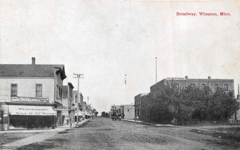 Broadway, Wheaton Minnesota, 1910