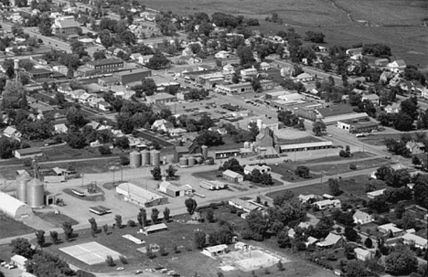 Aerial view, Elevator and surrounding area, Edgerton Minnesota, 1983